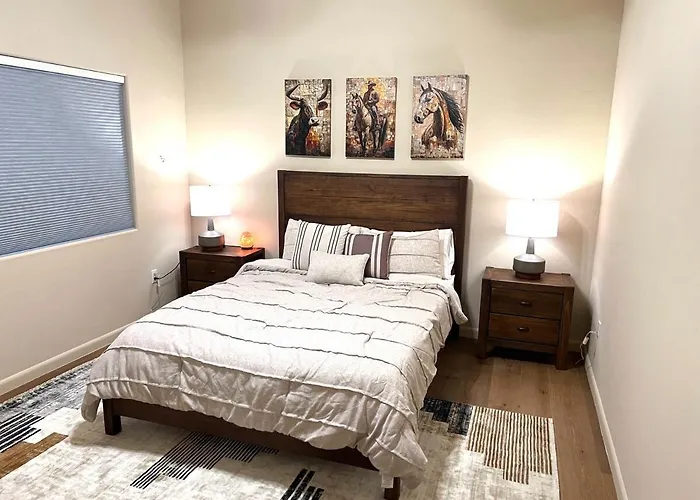 Avenida Panorama — Luxury Foothills Estate | Golf Sim + Pool | Sleeps 12 Tucson