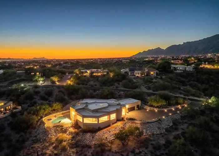 Holiday home Avenida Panorama — Luxury Foothills Estate | Golf Sim + Pool | Sleeps 12