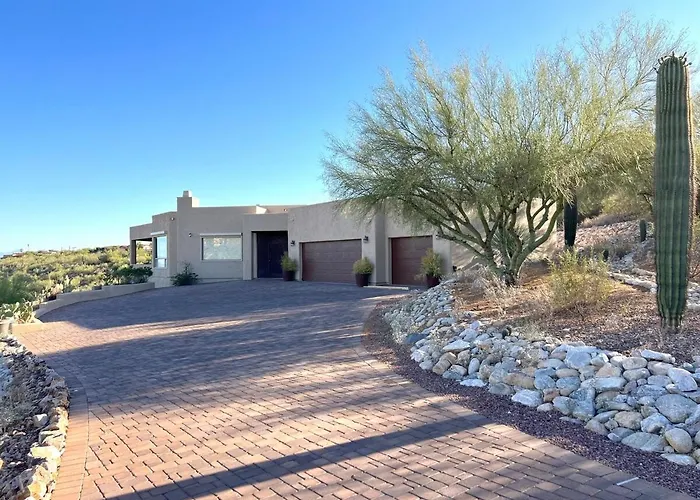 Avenida Panorama — Luxury Foothills Estate | Golf Sim + Pool | Sleeps 12 Holiday home *