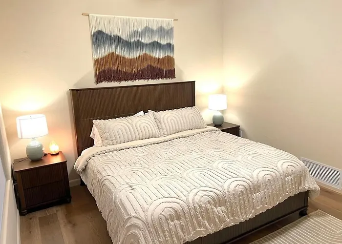 Avenida Panorama — Luxury Foothills Estate | Golf Sim + Pool | Sleeps 12 * Tucson