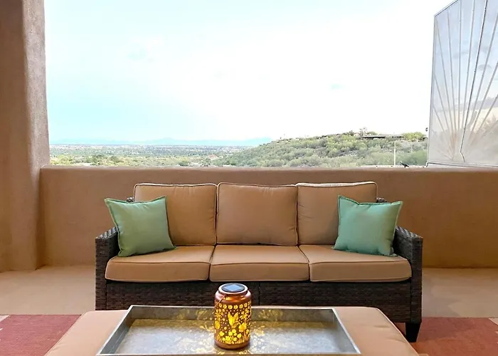 Avenida Panorama — Luxury Foothills Estate | Golf Sim + Pool | Sleeps 12 Holiday home Tucson