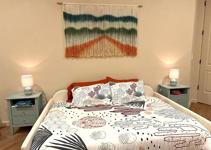 Holiday home Avenida Panorama — Luxury Foothills Estate | Golf Sim + Pool | Sleeps 12 Tucson