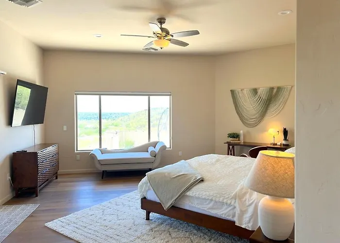 Avenida Panorama — Luxury Foothills Estate | Golf Sim + Pool | Sleeps 12 Tucson